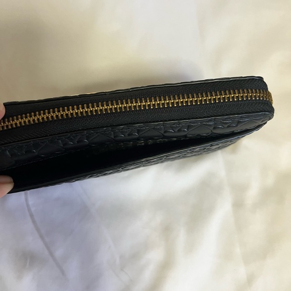 Kate Spade Zipper Wallet - Picture 3 of 5